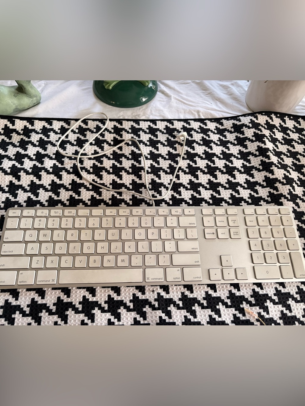 Apple Silver and White Wireless Keyboard for Home Office